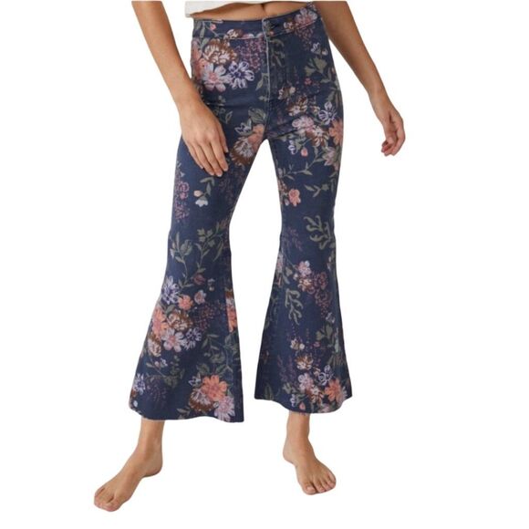 We The Free x Free People Youthquake Navy Floral Cropped Flare Jeans - Size 27 - Picture 2 of 9
